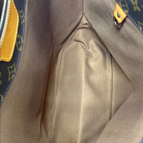 Louis Vuitton Monogram Canvas Tote in Brown with Tan Handles - Picture 8 of 8